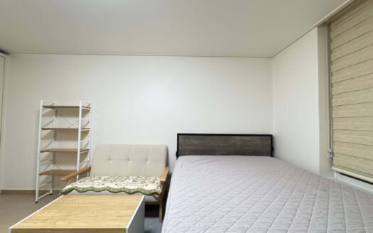 Fully furnished room for sale near Gangnam Station.